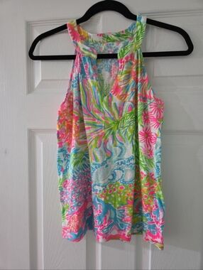 Lily Pulitzer sleeveless top.T